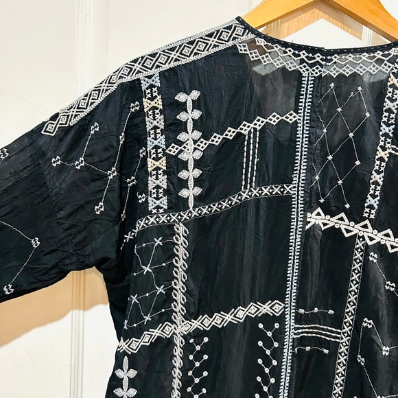 {Johnny Was} Black Floral Embroidered Peasant Top - Picture 10 of 14